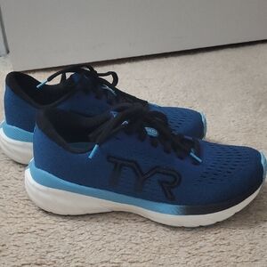 TYR Running Sneakers